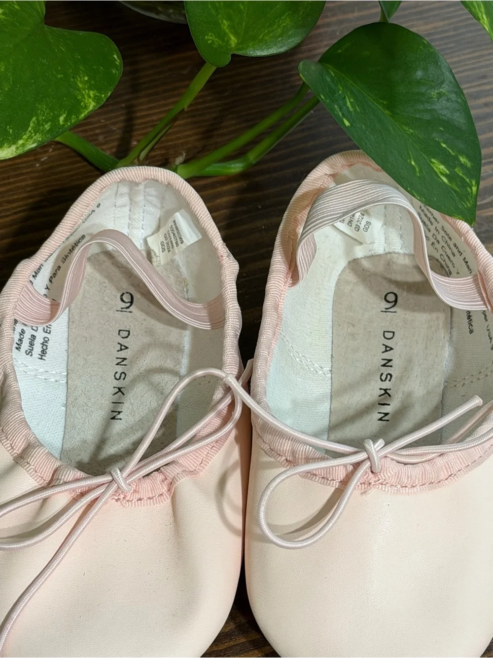 DANSKIN FREESTYLE PINK LEATHER BALLET DANCE SHOES SLIPPERS LITTLE GIRL'S Size 9